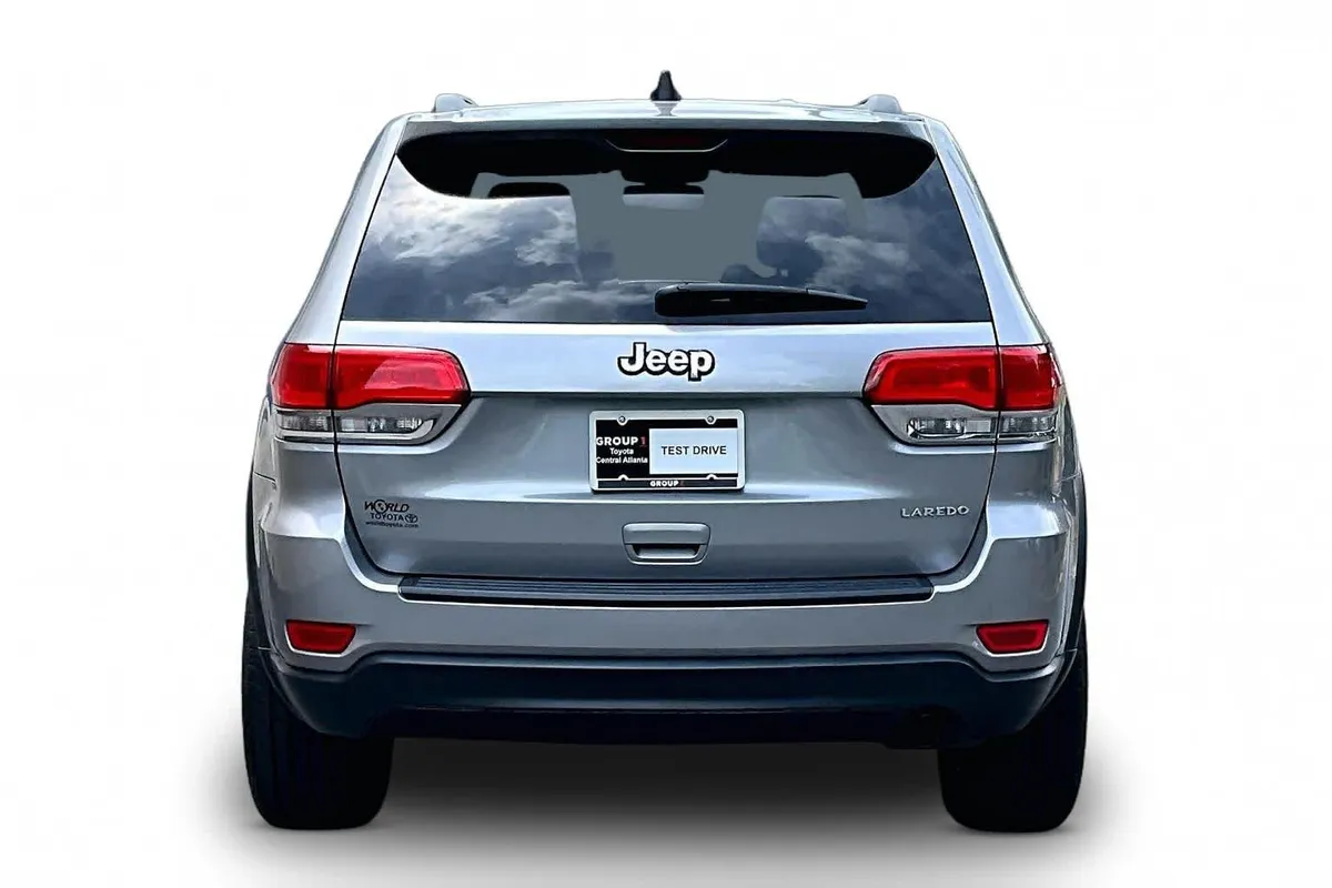 2015 Jeep Grand Cherokee Laredo thumbnail 5