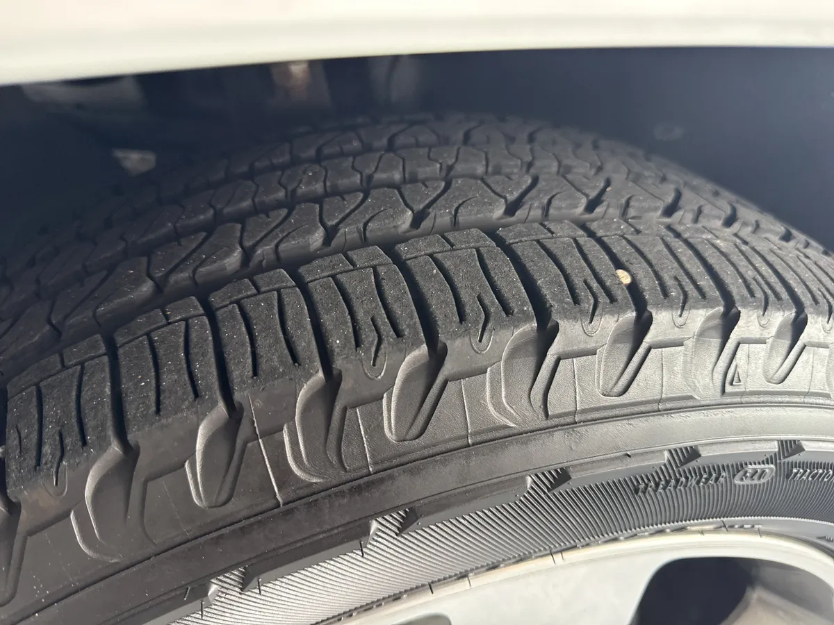 2015 Jeep Grand Cherokee Overland thumbnail 12