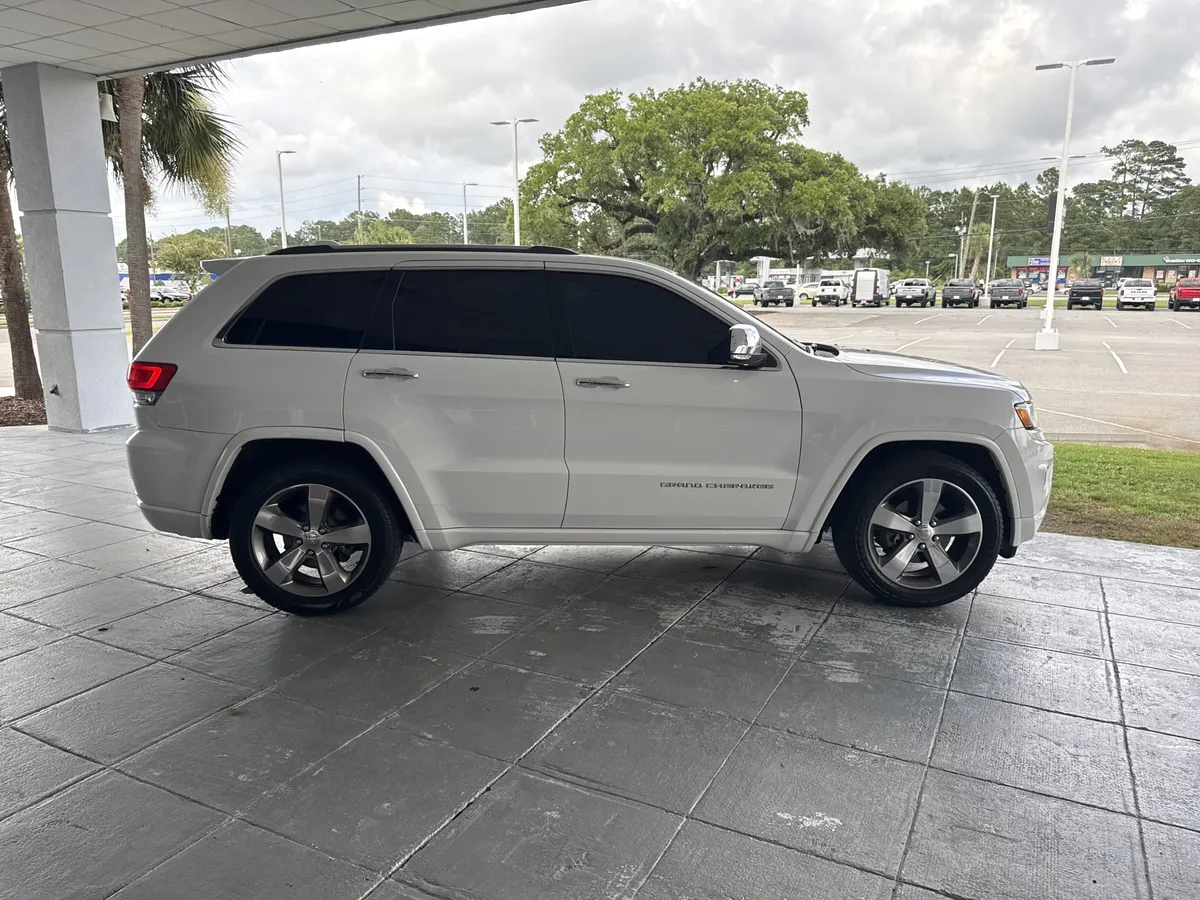 2015 Jeep Grand Cherokee Overland thumbnail 5