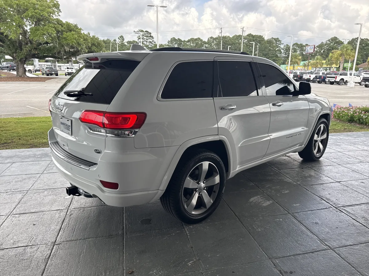 2015 Jeep Grand Cherokee Overland thumbnail 8
