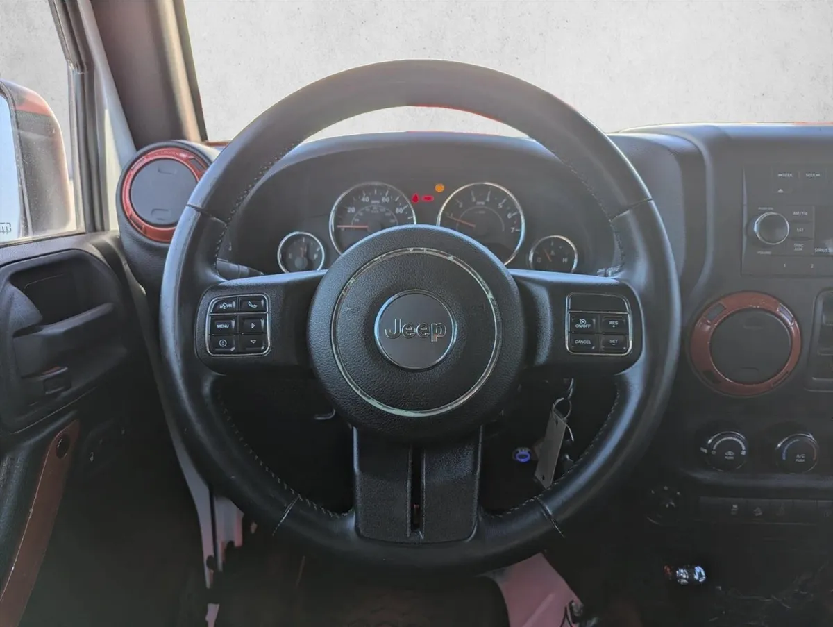2015 Jeep Wrangler Sahara thumbnail 10