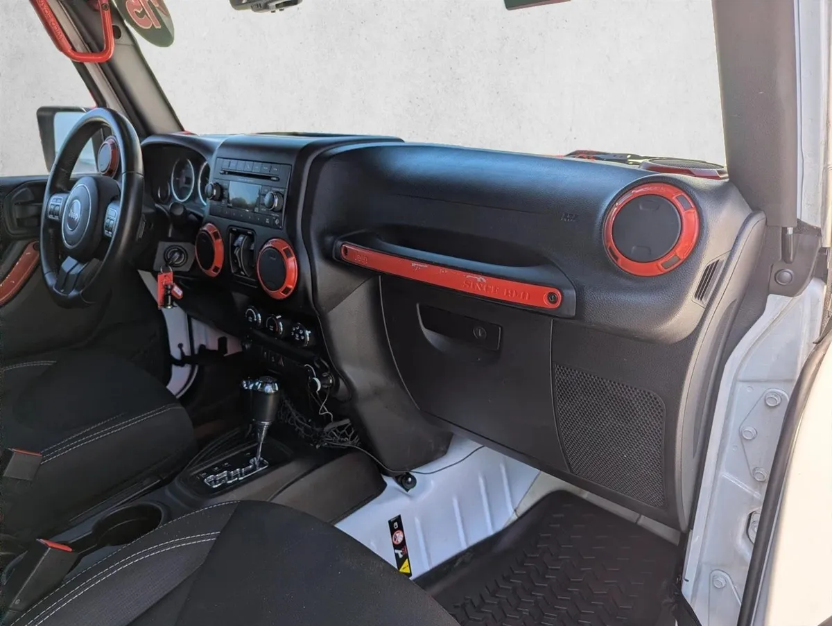 2015 Jeep Wrangler Sahara thumbnail 20