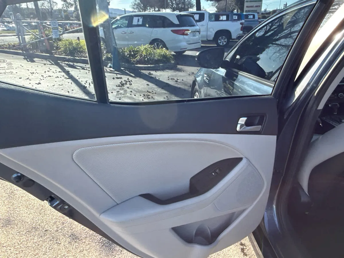 2015 Kia Optima EX thumbnail 28