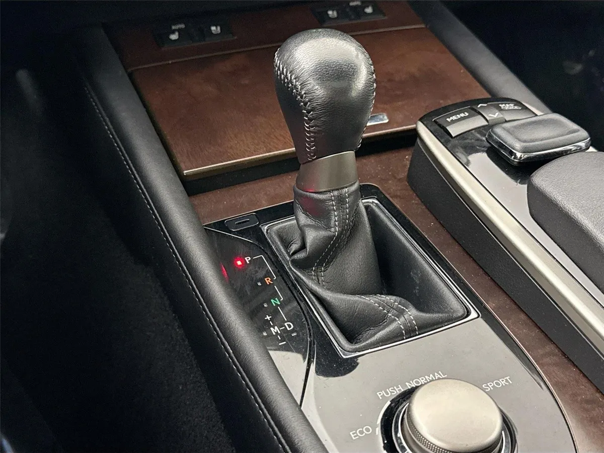 2015 Lexus GS 350 Crafted Line thumbnail 28