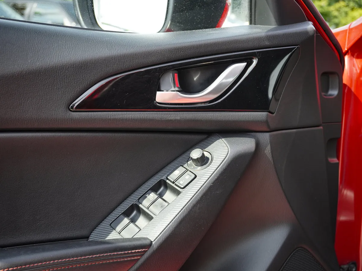 2015 Mazda Mazda3 s Grand Touring thumbnail 15