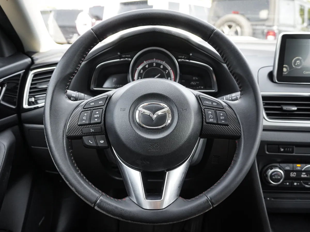 2015 Mazda Mazda3 s Grand Touring thumbnail 18