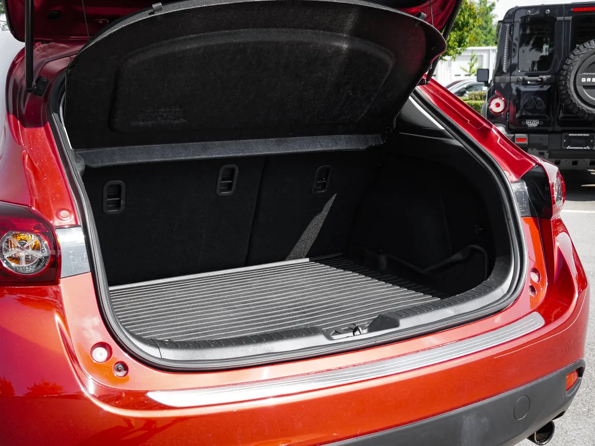 2015 Mazda Mazda3 s Grand Touring thumbnail 33