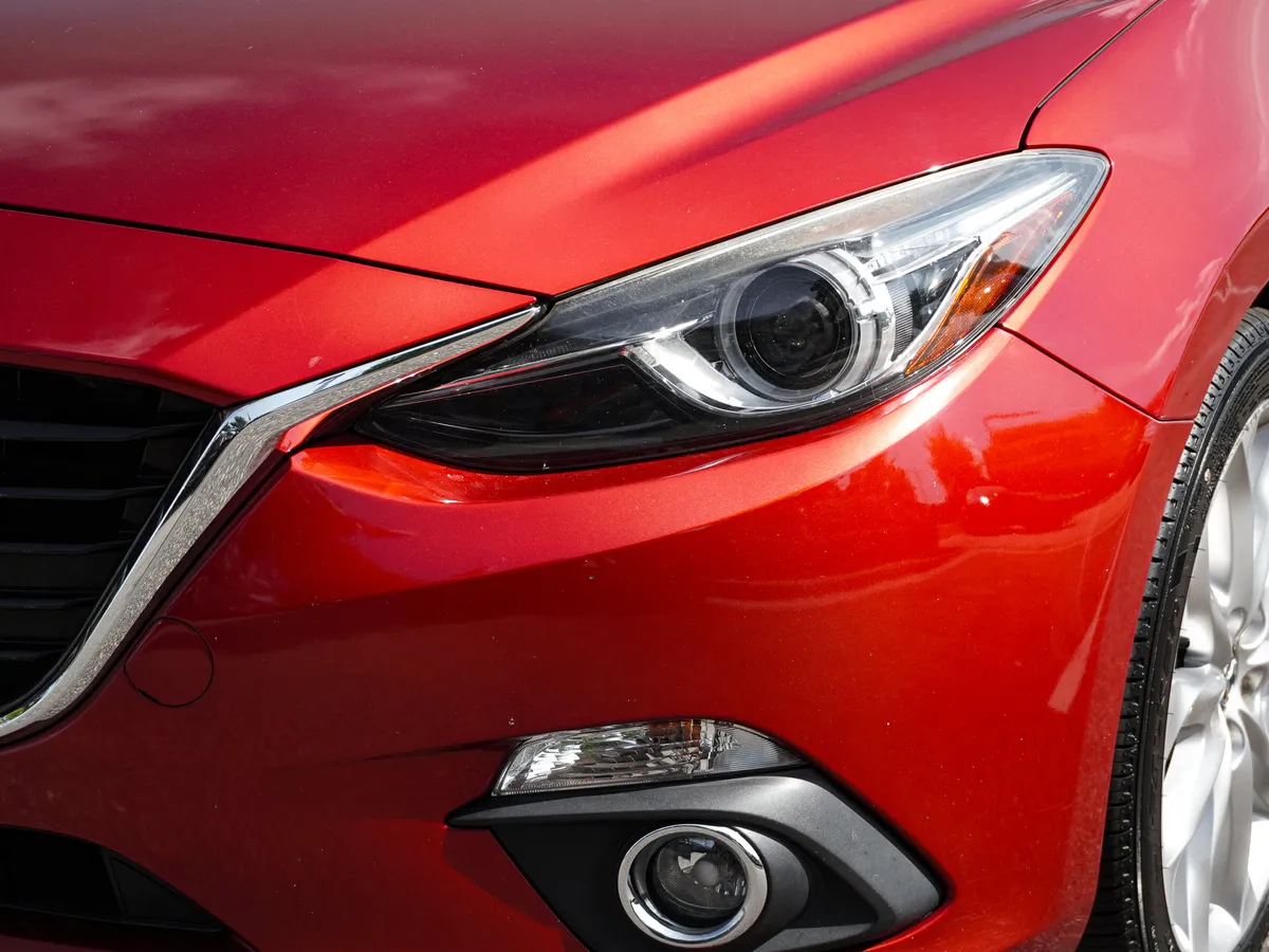 2015 Mazda Mazda3 s Grand Touring thumbnail 5