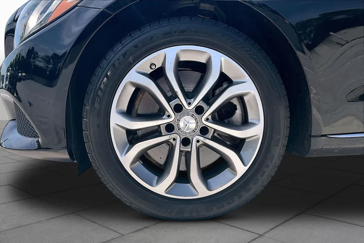 2015 Mercedes-Benz C 300 C 300 thumbnail 11