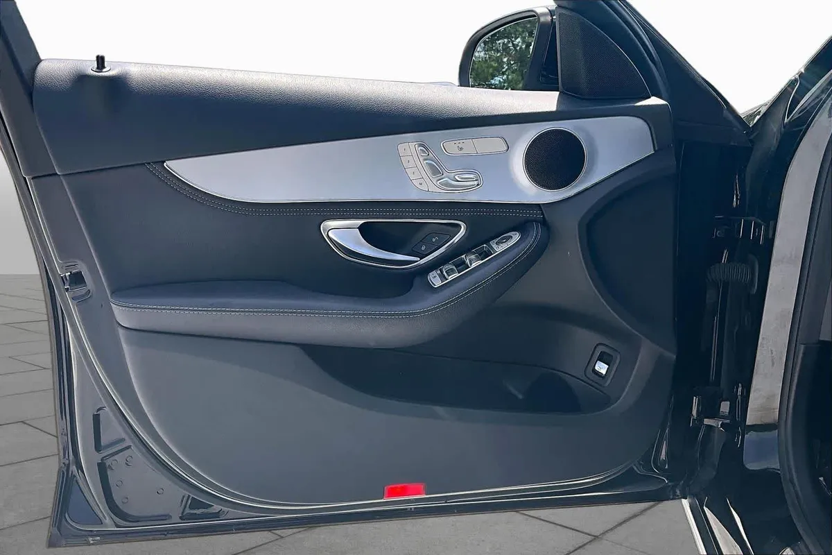 2015 Mercedes-Benz C 300 C 300 thumbnail 22