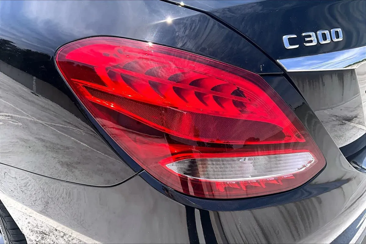 2015 Mercedes-Benz C 300 C 300 thumbnail 28
