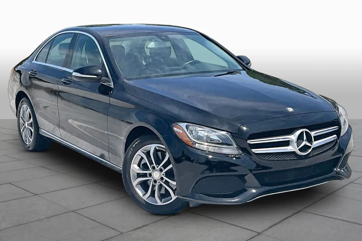 2015 Mercedes-Benz C 300 C 300 thumbnail 3