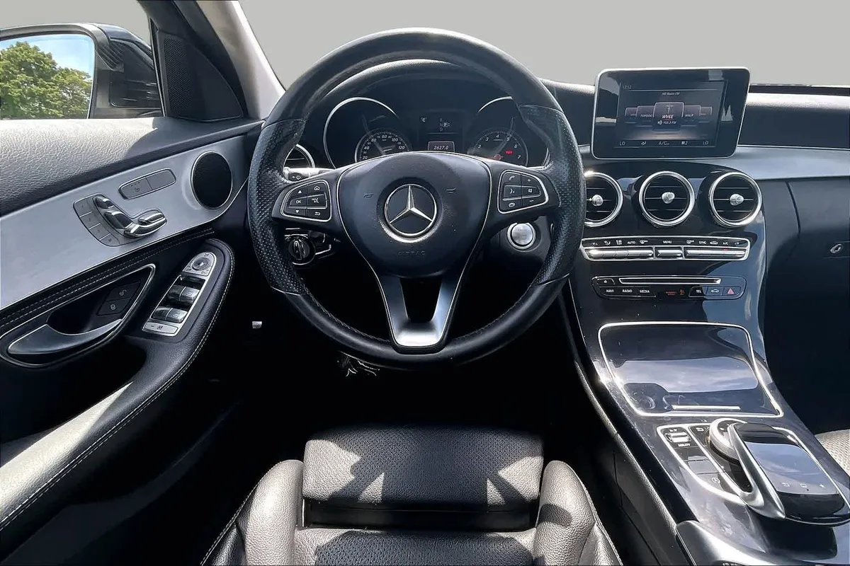 2015 Mercedes-Benz C 300 C 300 thumbnail 6