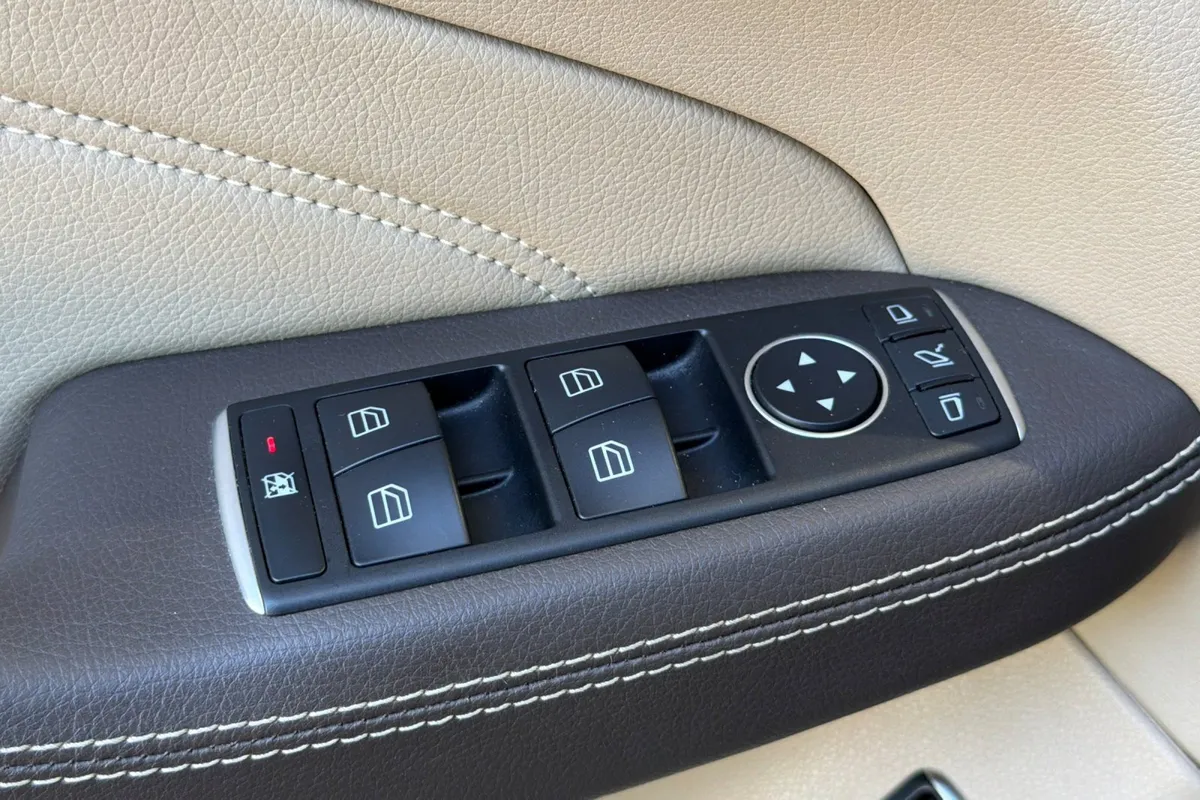 2015 Mercedes-Benz M-Class ML 350 thumbnail 12