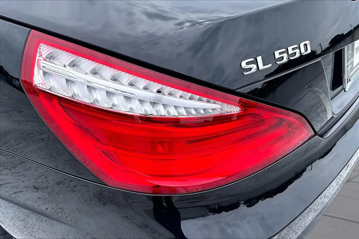 2015 Mercedes-Benz SL 550 SL 550 thumbnail 25