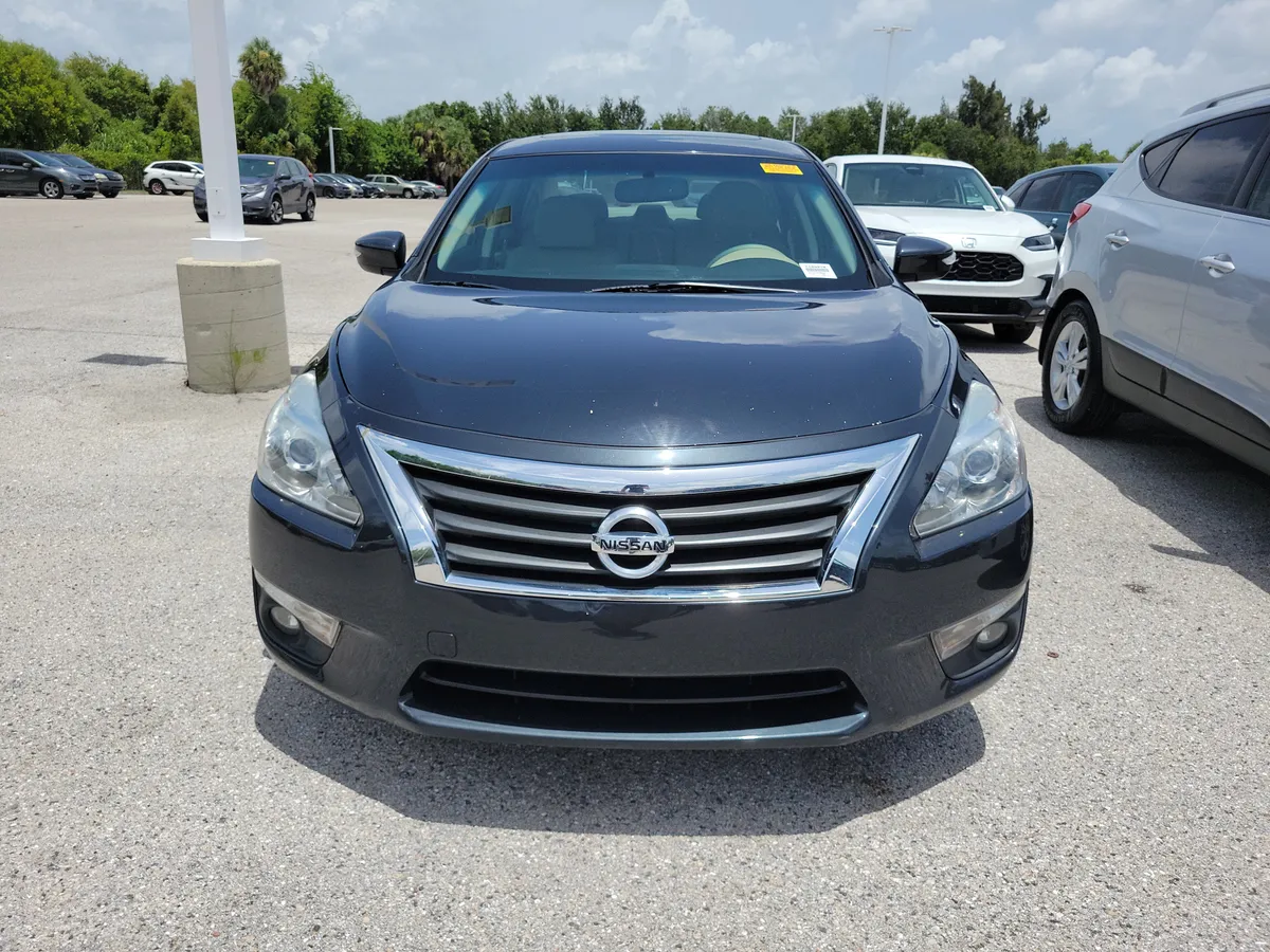 2015 Nissan Altima 2.5 SL thumbnail 2