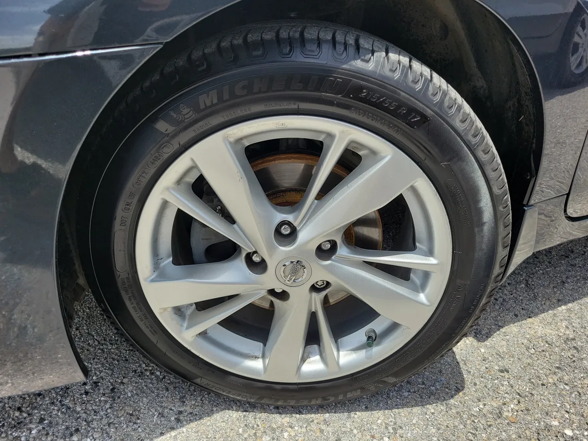 2015 Nissan Altima 2.5 SL thumbnail 6