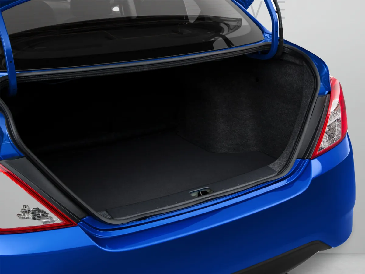 2015 Nissan Versa S Plus thumbnail 14