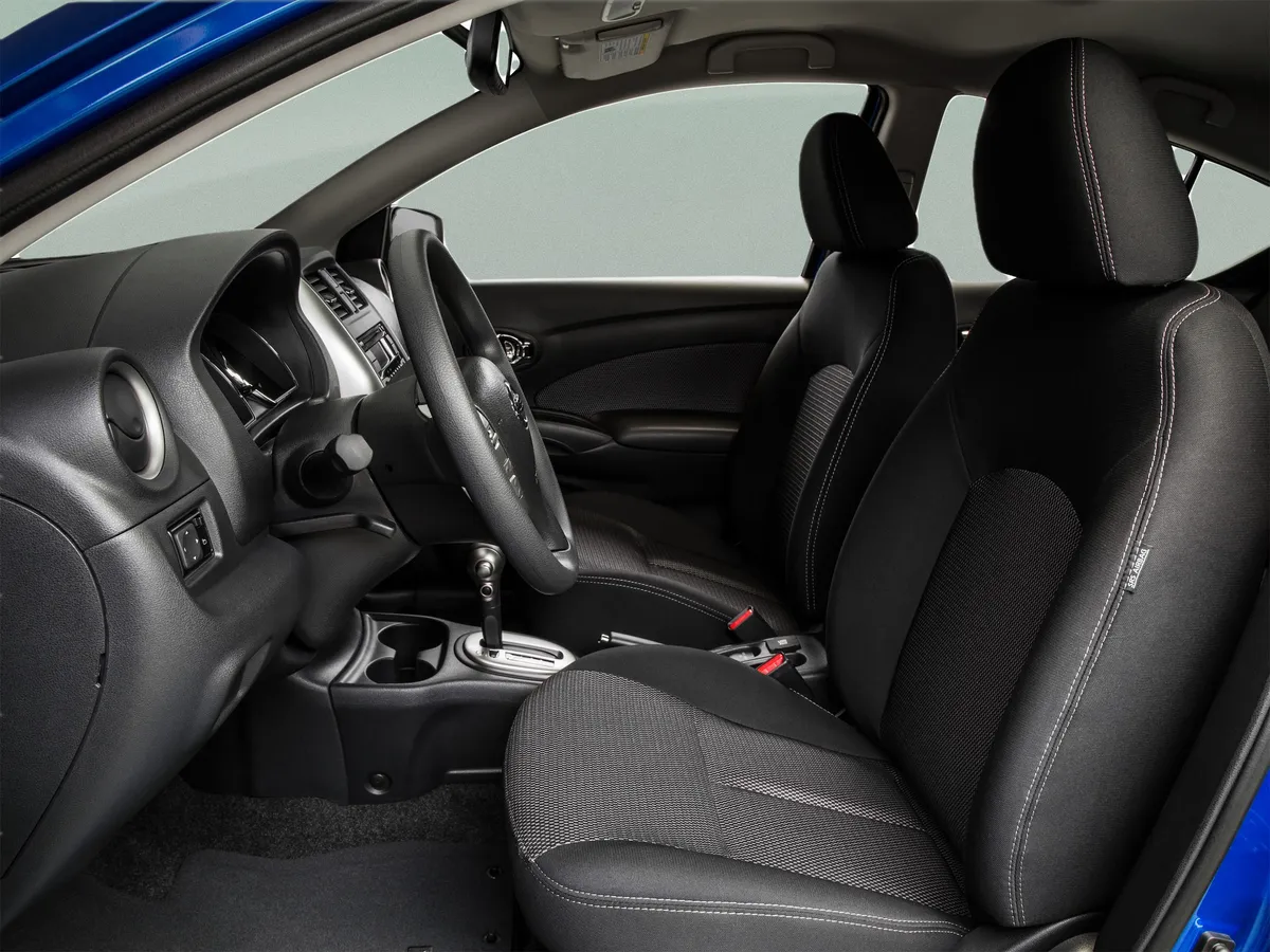 2015 Nissan Versa S Plus thumbnail 16