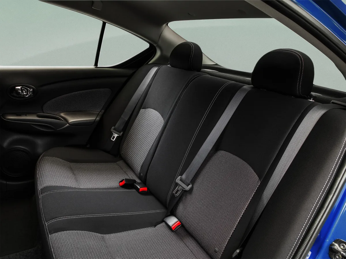 2015 Nissan Versa S Plus thumbnail 17