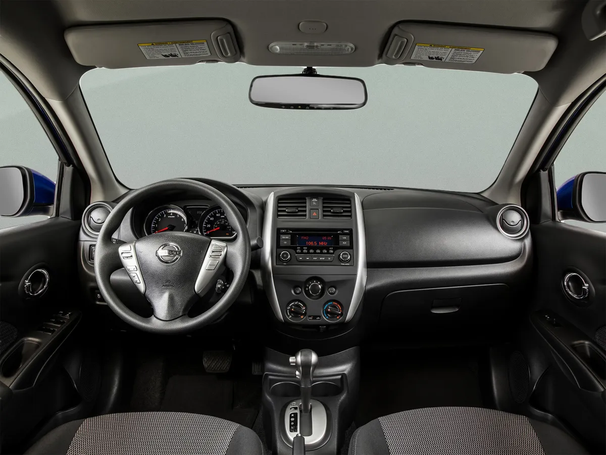 2015 Nissan Versa S Plus thumbnail 19