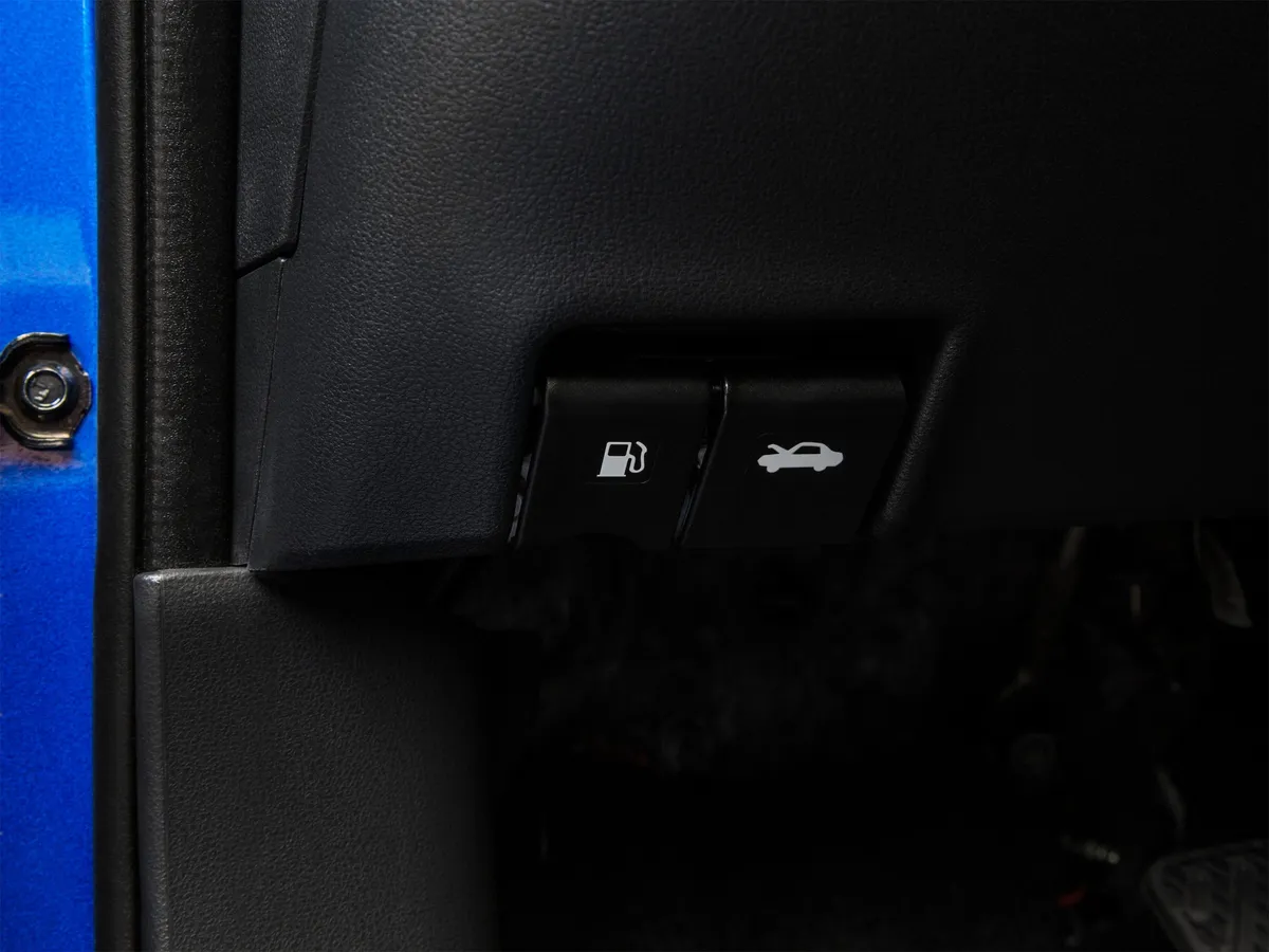 2015 Nissan Versa S Plus thumbnail 21