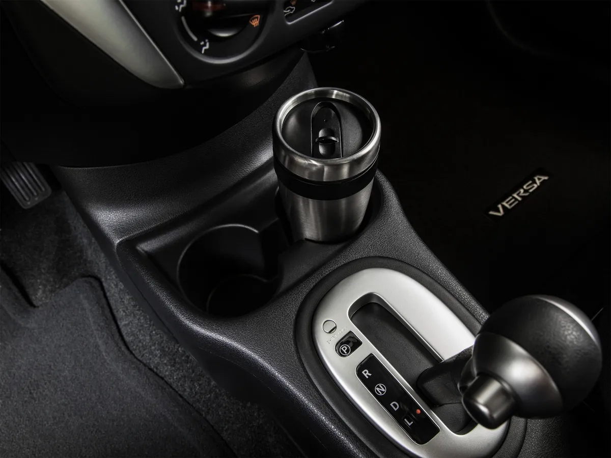 2015 Nissan Versa S Plus thumbnail 29