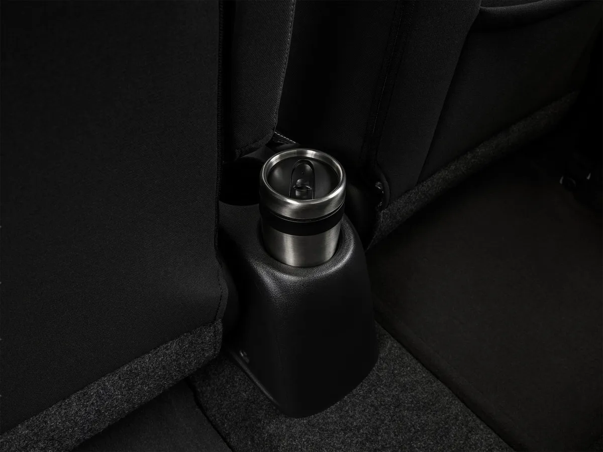 2015 Nissan Versa S Plus thumbnail 31