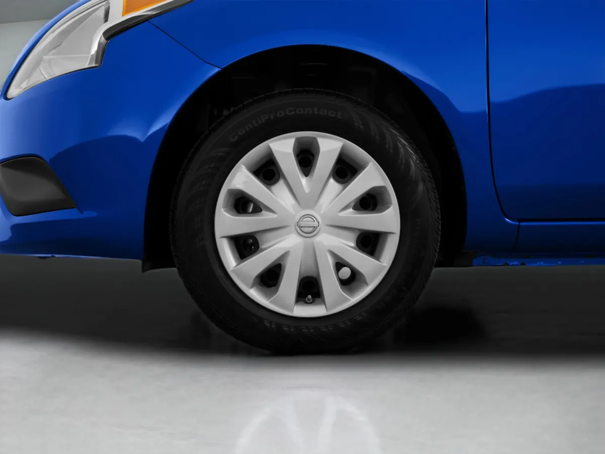 2015 Nissan Versa S Plus thumbnail 44