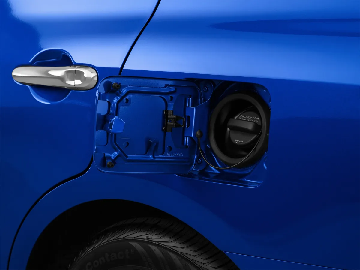 2015 Nissan Versa S Plus thumbnail 48