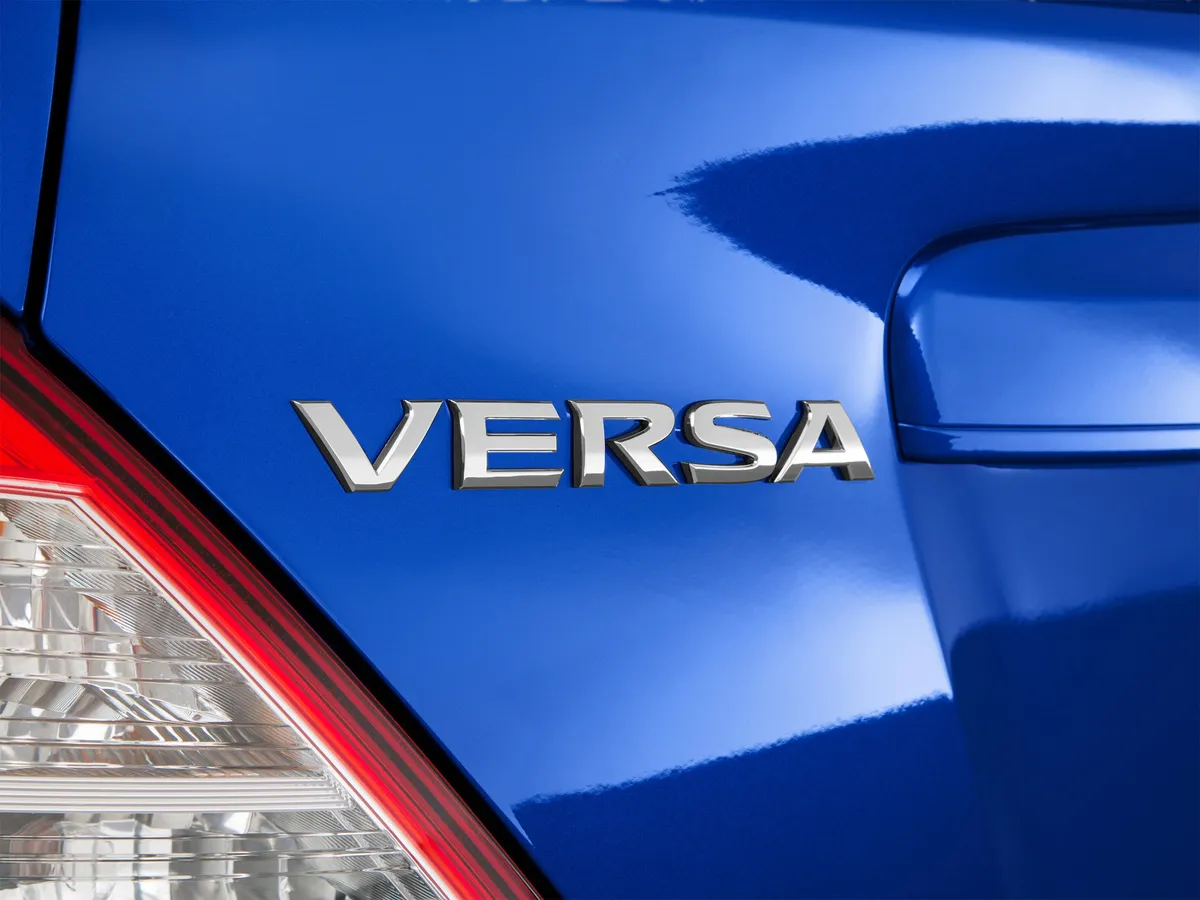 2015 Nissan Versa S Plus thumbnail 52