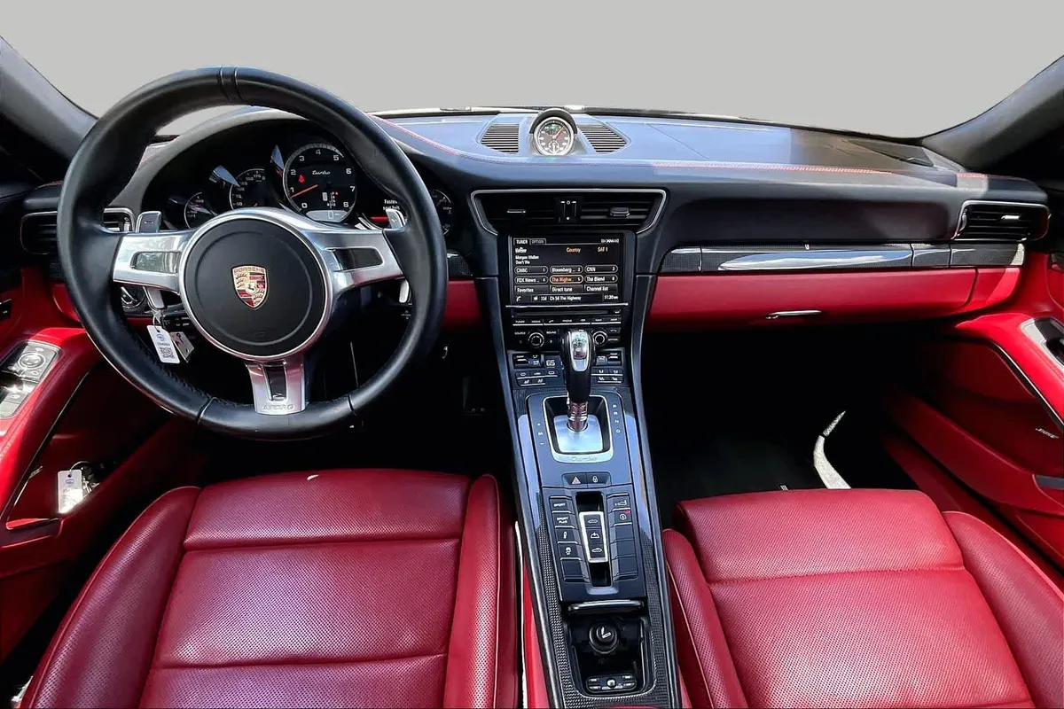 2015 Porsche 911 Turbo thumbnail 14