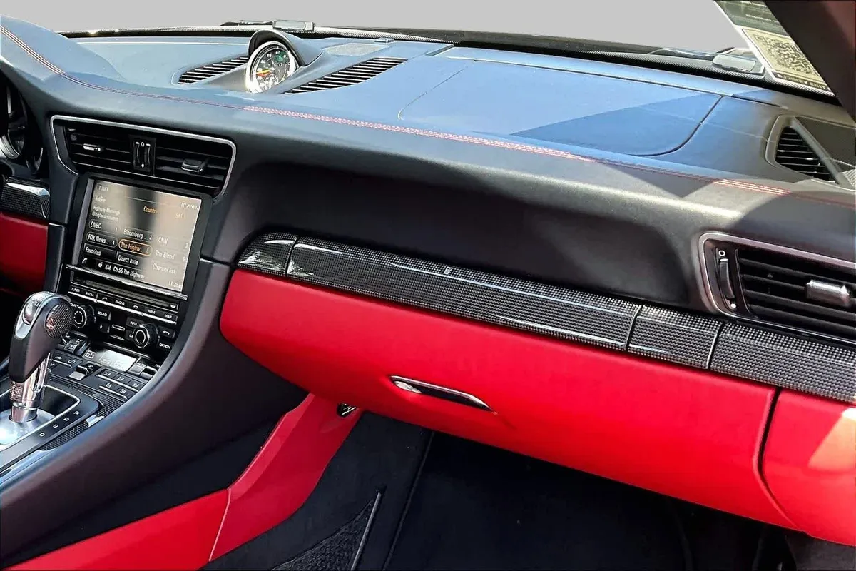 2015 Porsche 911 Turbo thumbnail 17