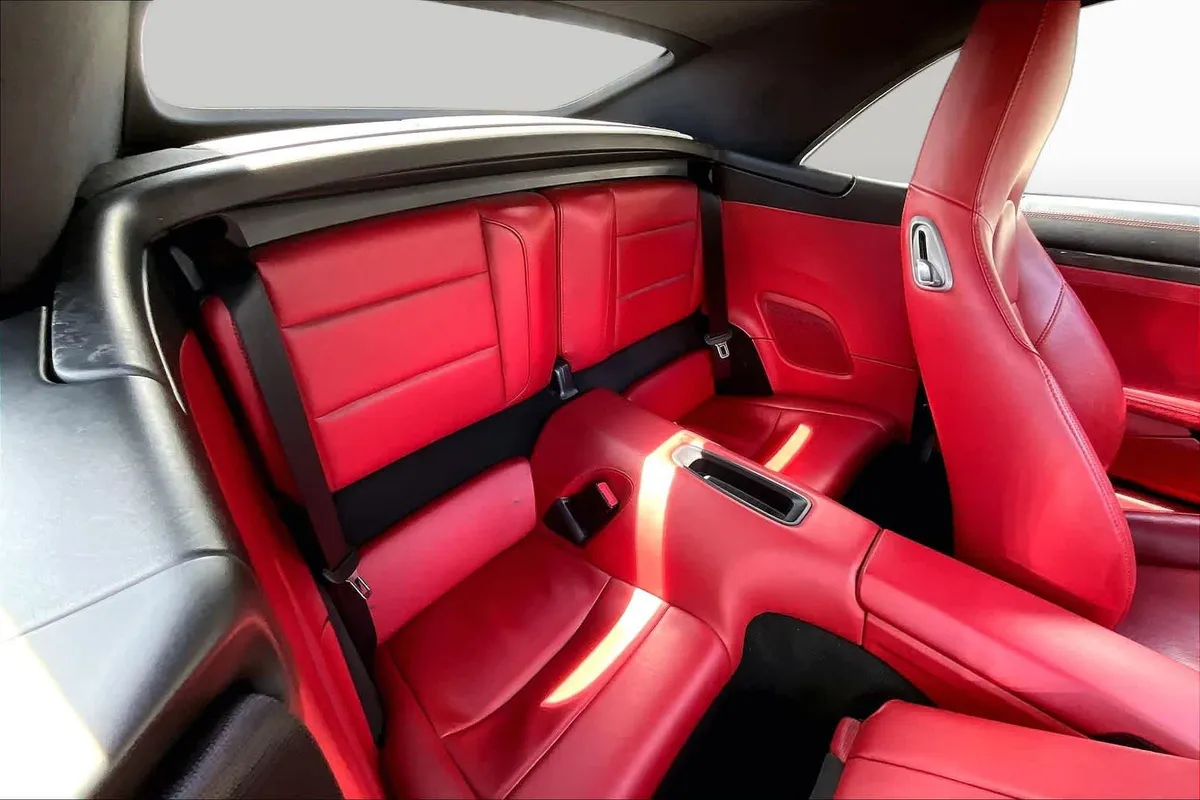 2015 Porsche 911 Turbo thumbnail 18