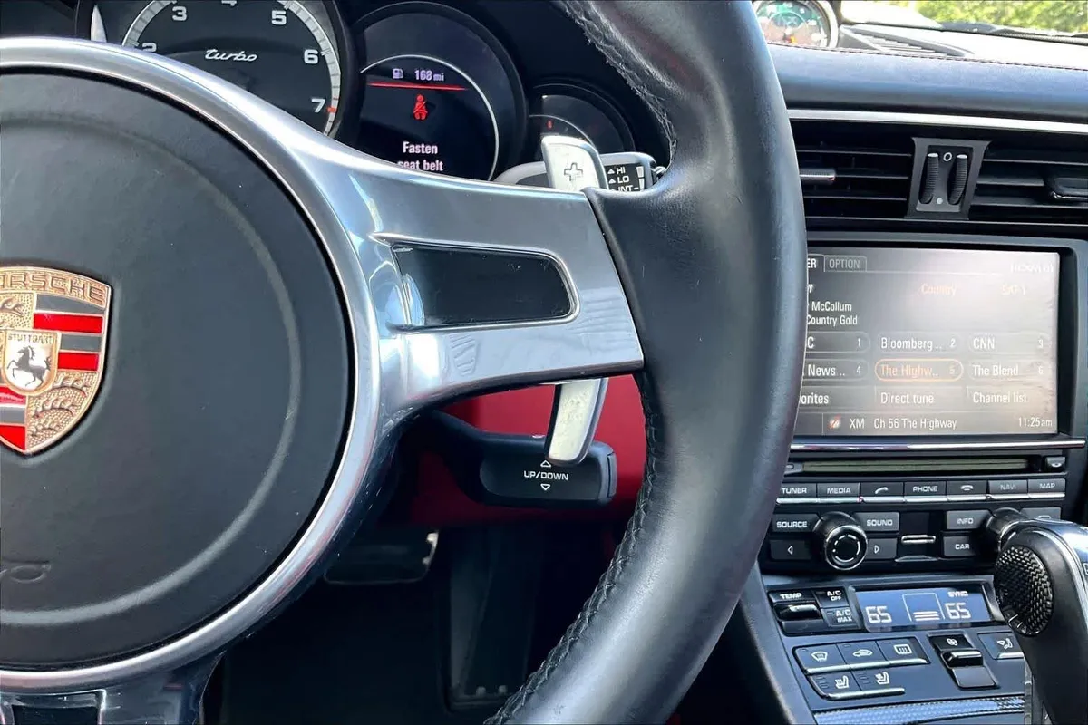 2015 Porsche 911 Turbo thumbnail 21