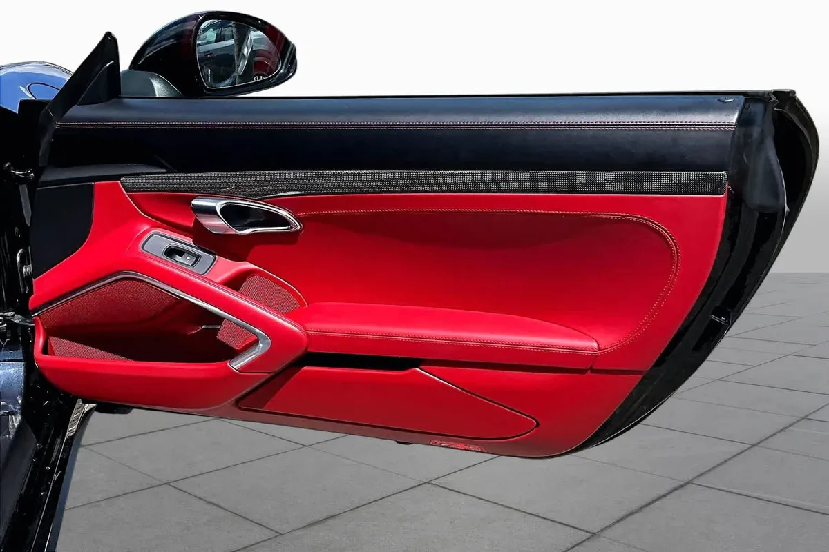 2015 Porsche 911 Turbo thumbnail 25