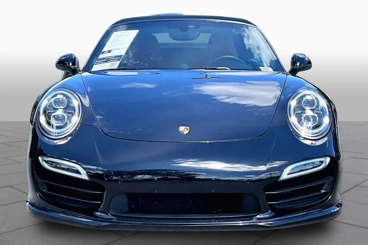 2015 Porsche 911 Turbo thumbnail 4