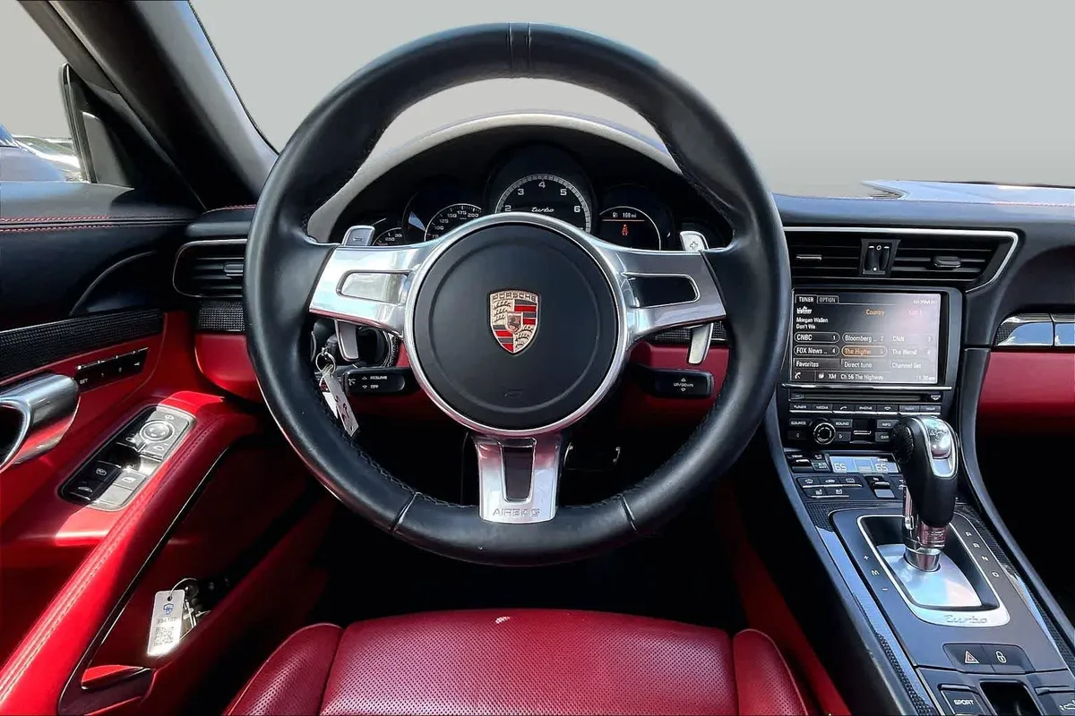 2015 Porsche 911 Turbo thumbnail 6