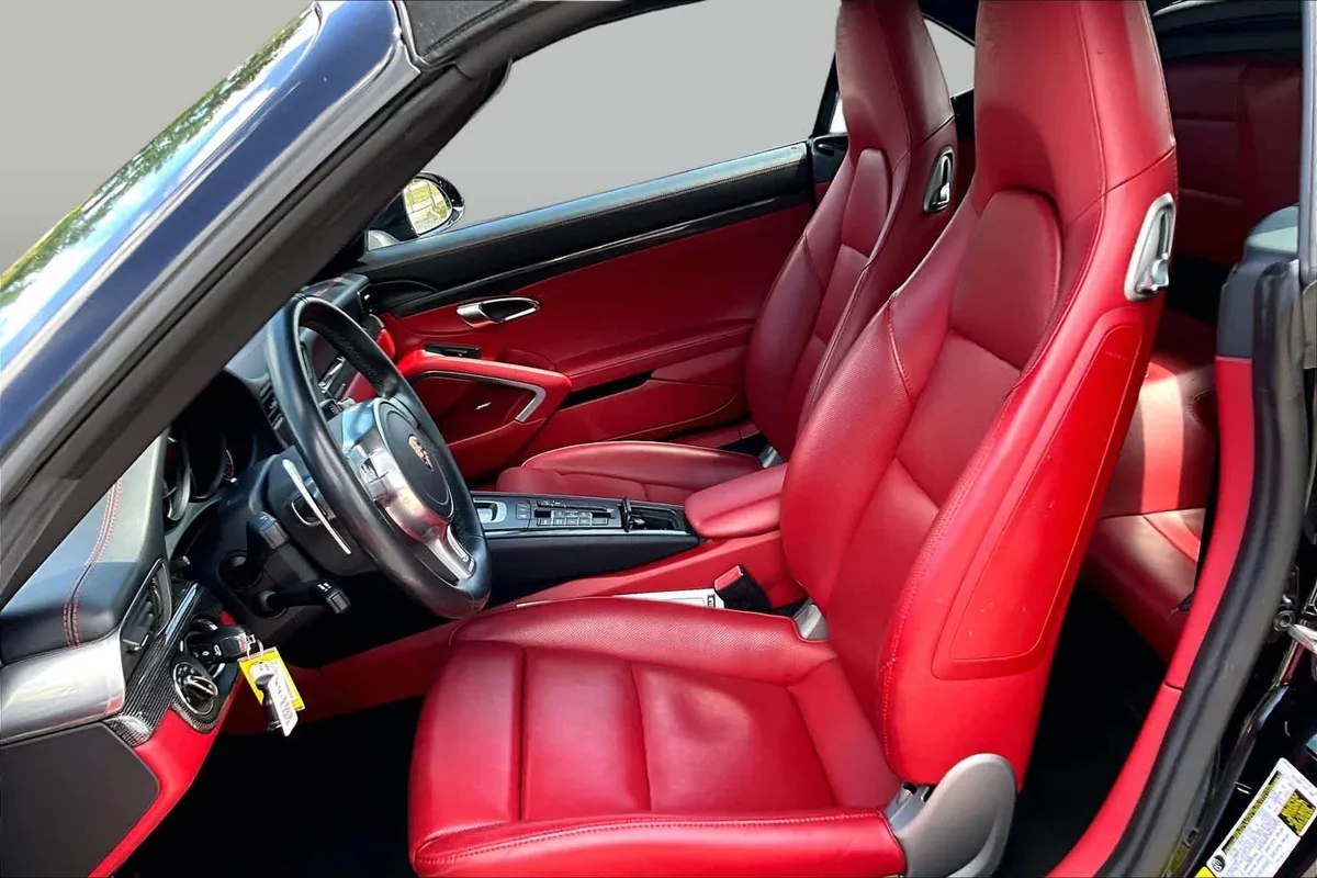 2015 Porsche 911 Turbo thumbnail 8