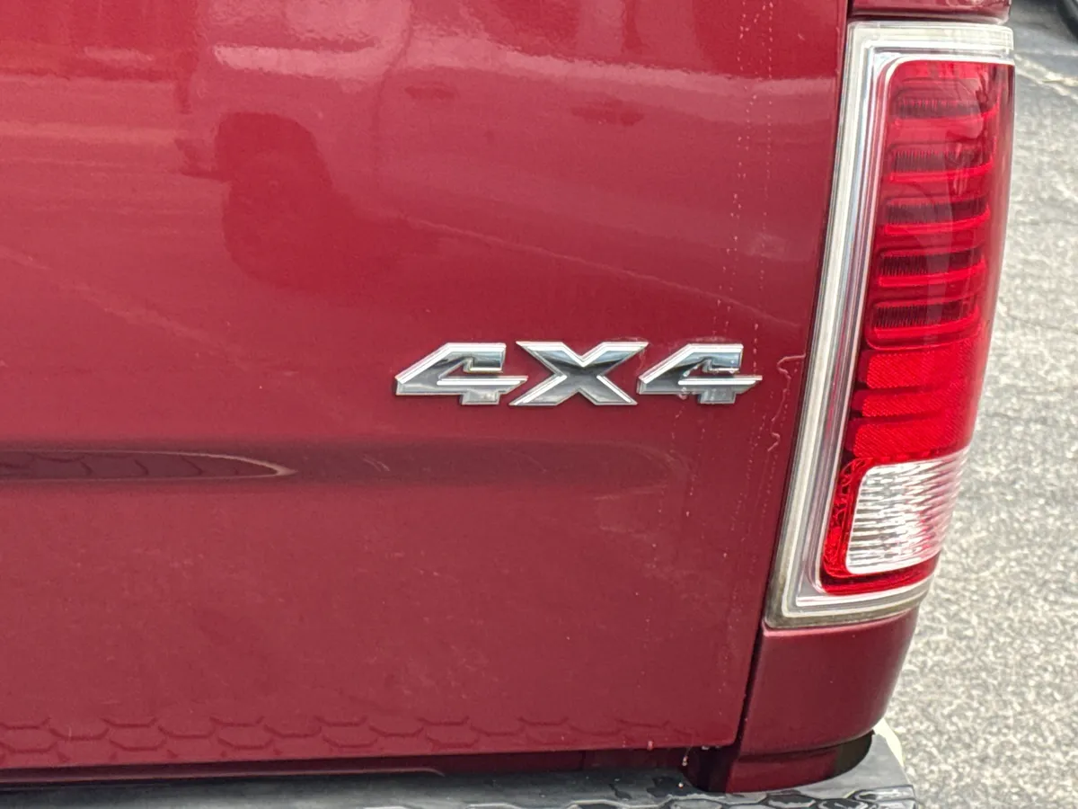 2015 Ram 1500 Laramie Longhorn thumbnail 11