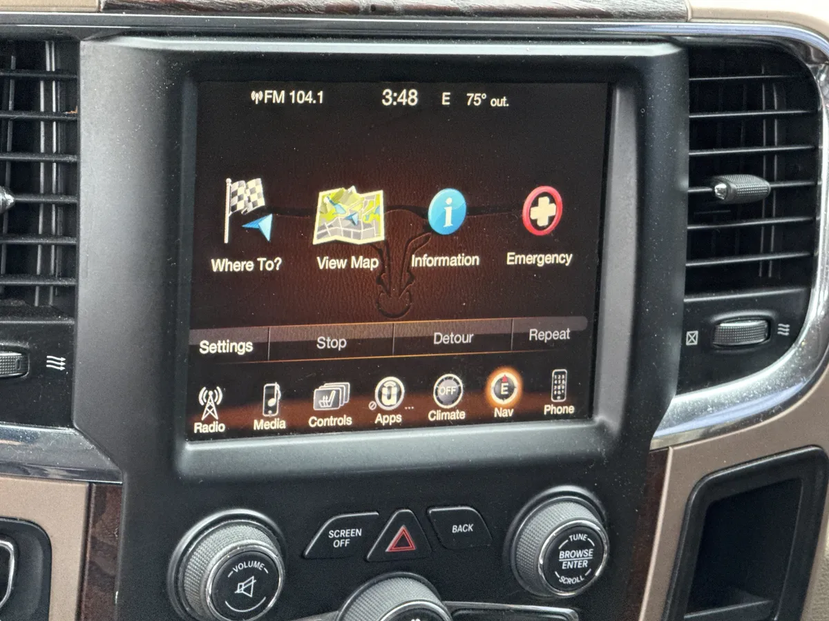 2015 Ram 1500 Laramie Longhorn thumbnail 23