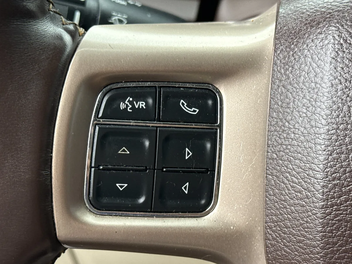 2015 Ram 1500 Laramie Longhorn thumbnail 26