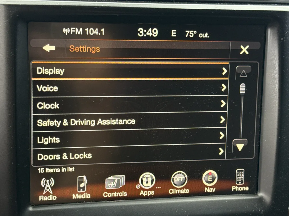 2015 Ram 1500 Laramie Longhorn thumbnail 32