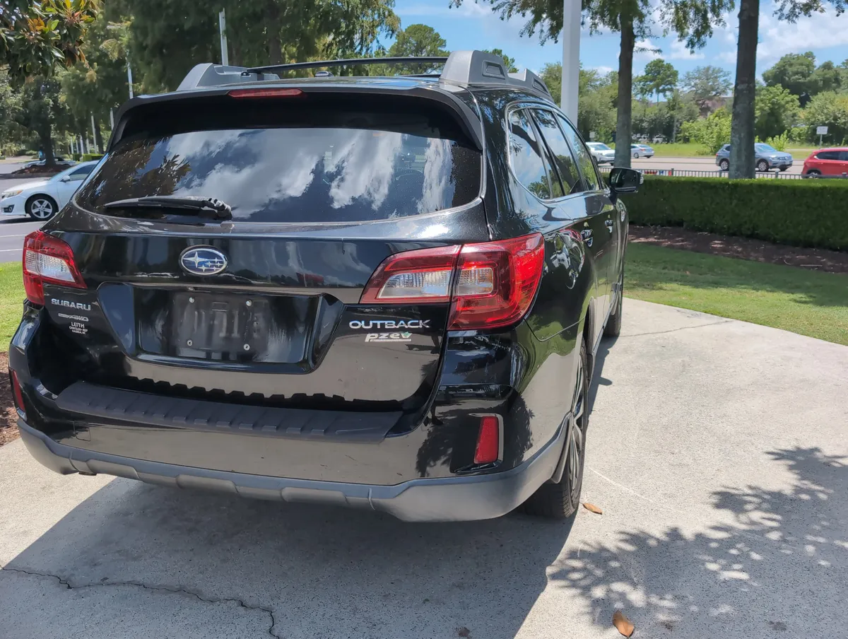 2015 Subaru Outback 2.5i Limited thumbnail 10