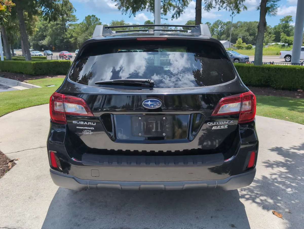 2015 Subaru Outback 2.5i Limited thumbnail 9