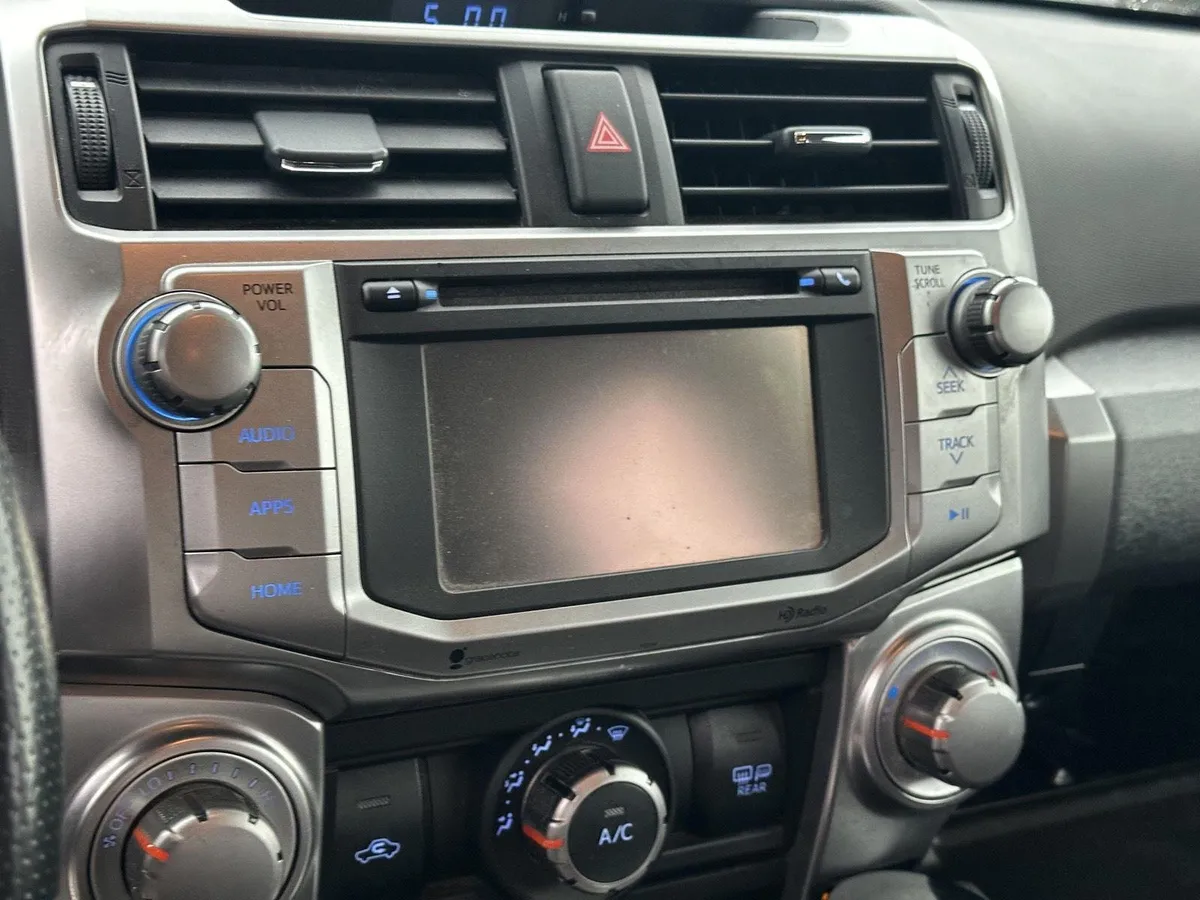 2015 Toyota 4Runner SR5 thumbnail 11