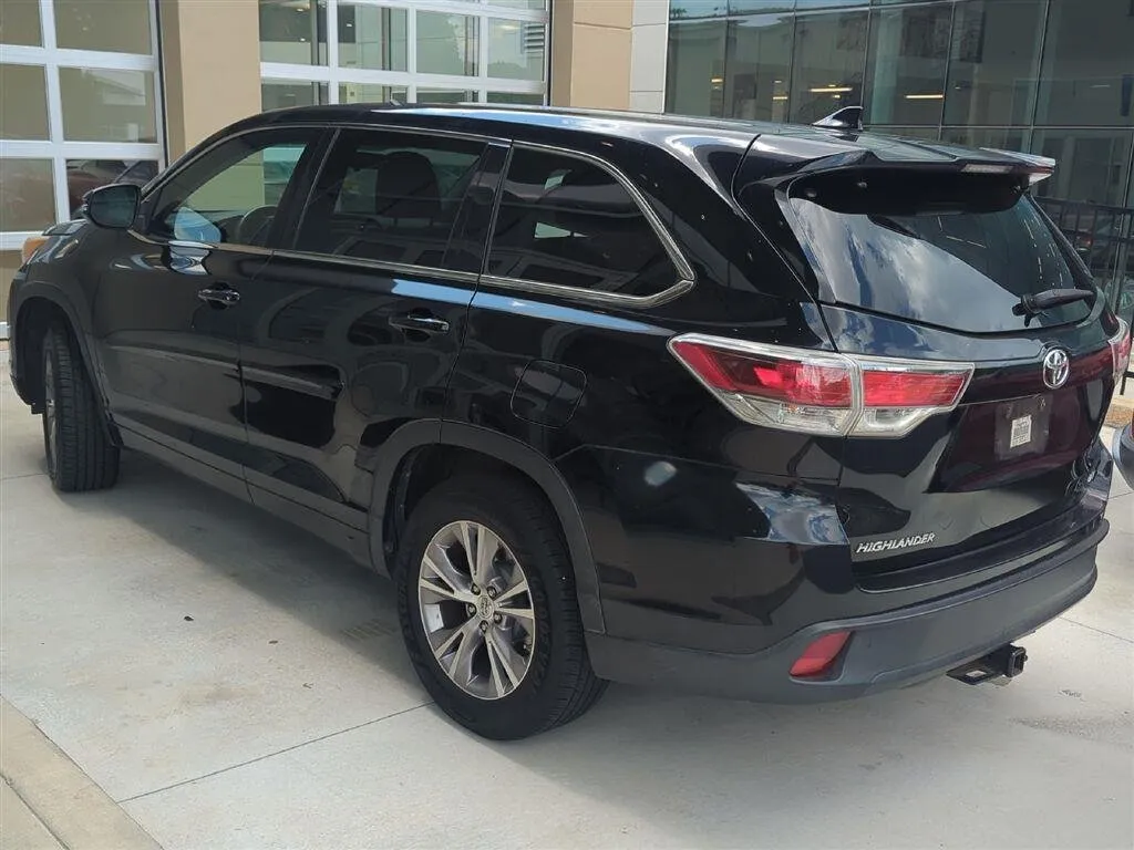 2015 TOYOTA HIGHLANDER LE thumbnail 3