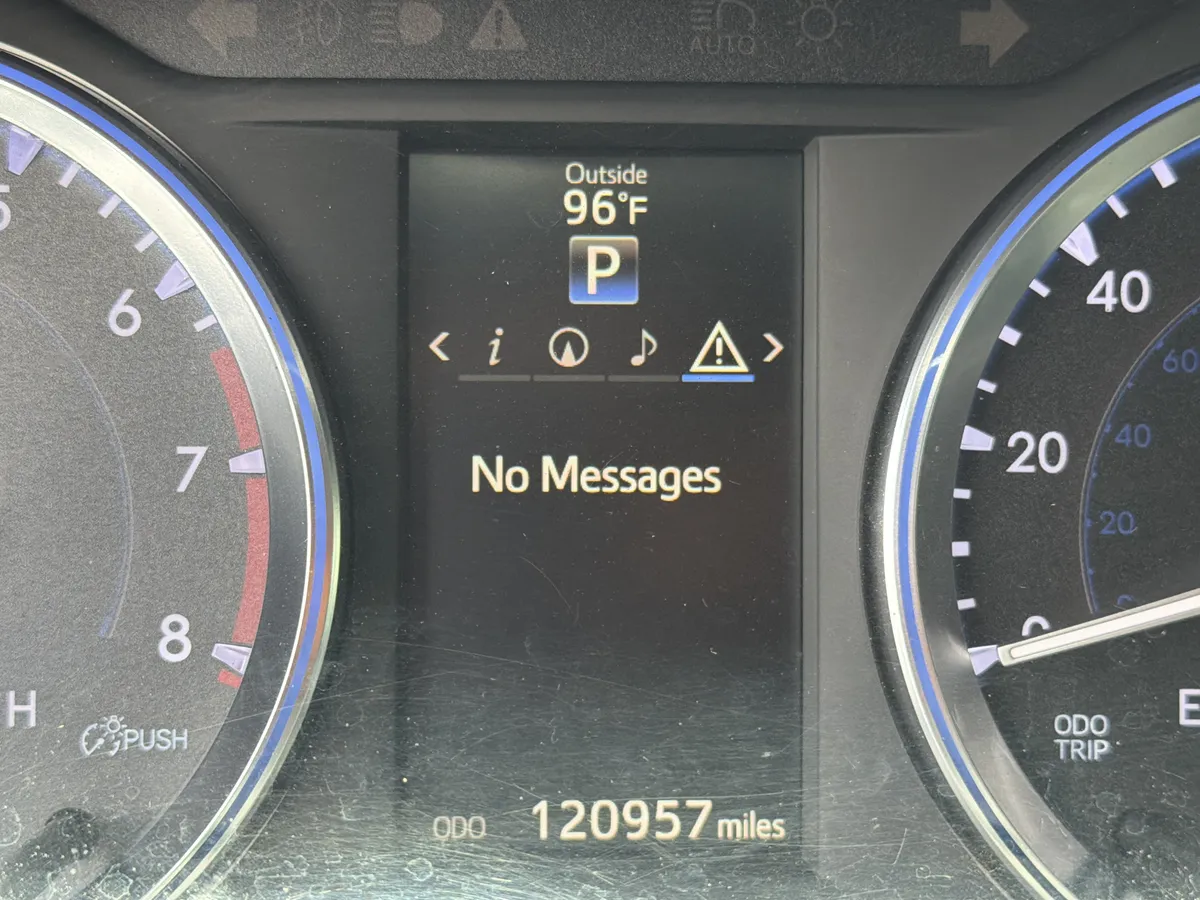 2015 Toyota Highlander XLE thumbnail 12