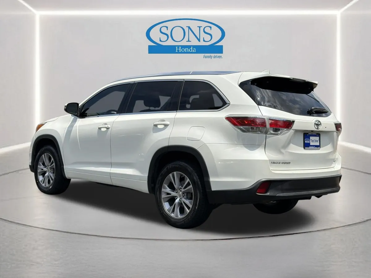 2015 Toyota Highlander XLE thumbnail 24