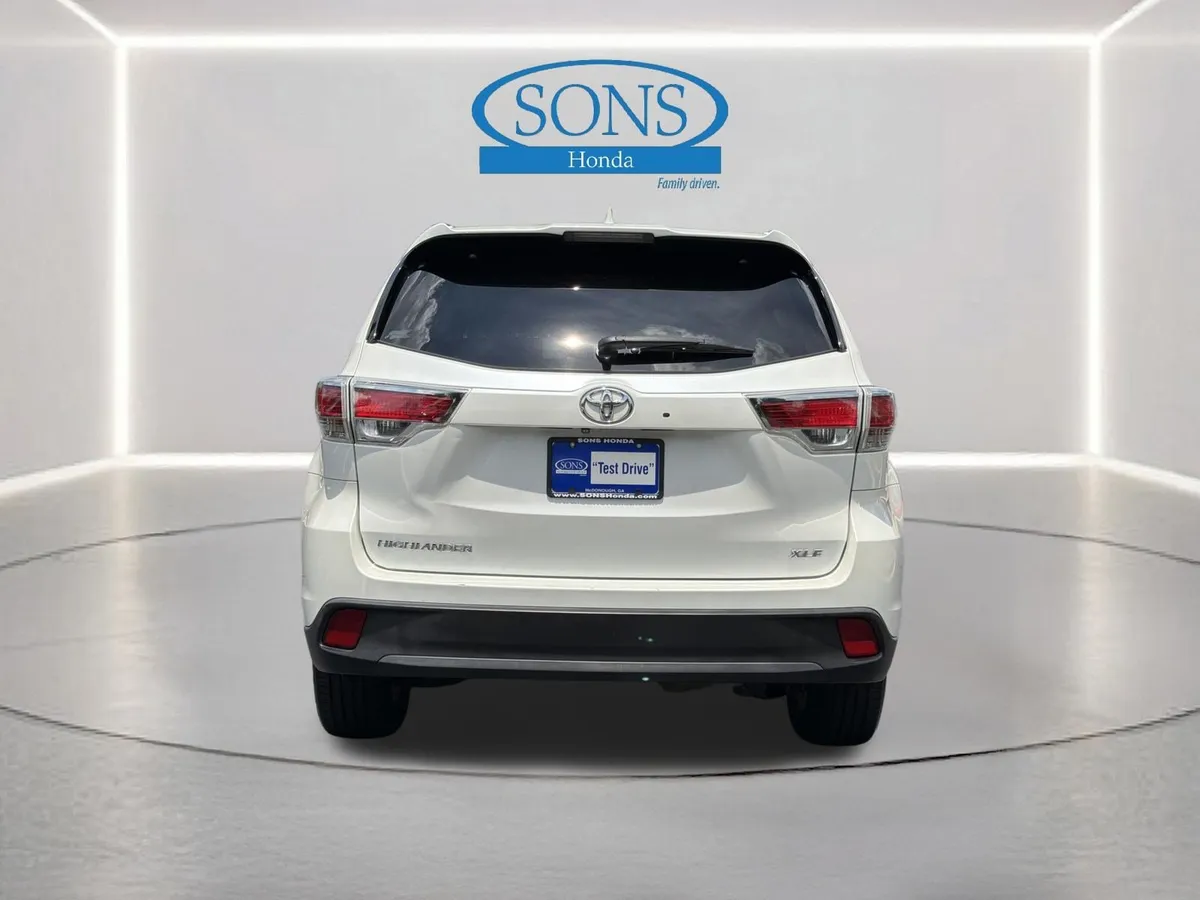 2015 Toyota Highlander XLE thumbnail 25